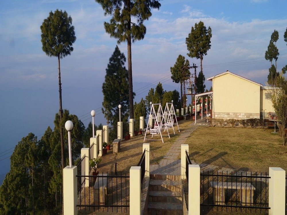 V Resorts Mumukshu Pauri Экстерьер фото
