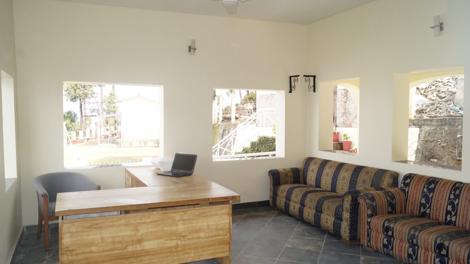 V Resorts Mumukshu Pauri Экстерьер фото