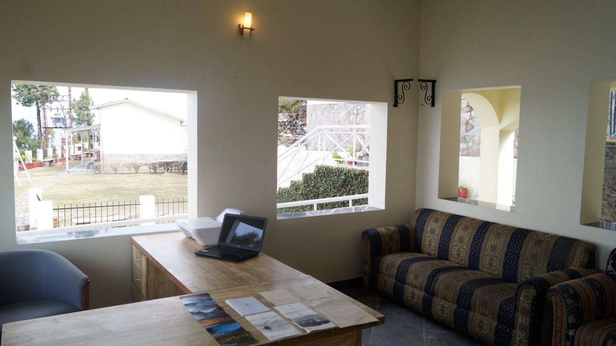 V Resorts Mumukshu Pauri Экстерьер фото
